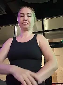LiLu_25 from StripChat