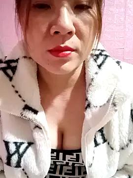 Lily-ross22 on StripChat