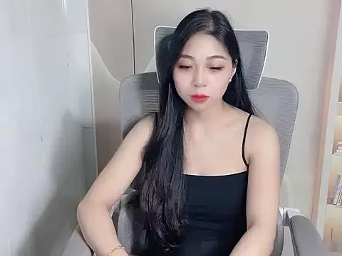 Lilybelle-e from StripChat is Freechat