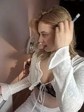 LilyFlamee from StripChat