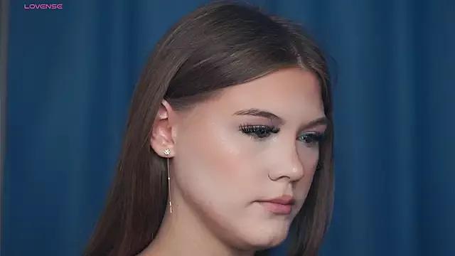 LilyHeupel from StripChat is Freechat