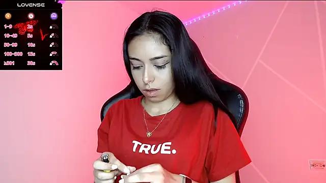 lilylouisee from StripChat