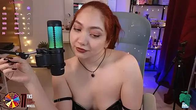 LilyVelvett from StripChat