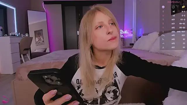 lilyvibe from StripChat