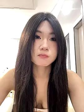 lilyxye77 from StripChat