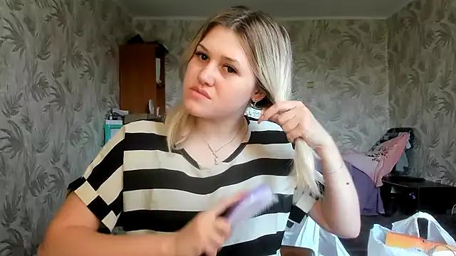 lina_kisss from StripChat is Freechat