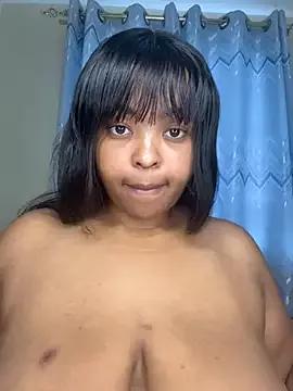 Linah___ from StripChat is Freechat