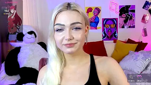 LinaLirian from StripChat is Freechat