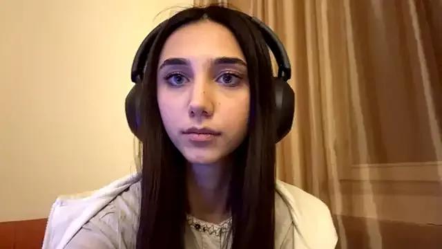 LinaMour from StripChat is Freechat