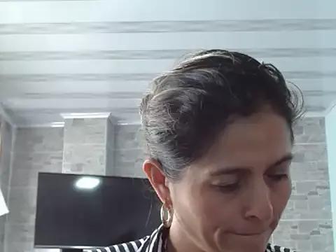 linda-mature43 from StripChat is Freechat