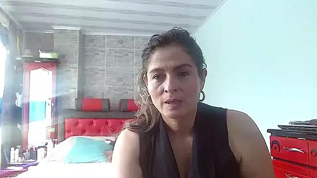 linda-mature43 from StripChat is Freechat