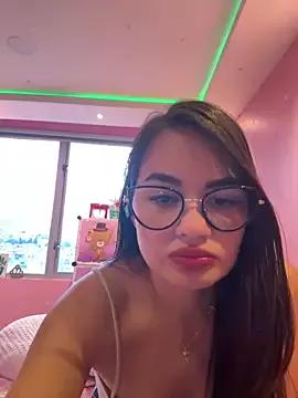 linda_18a from StripChat is Freechat