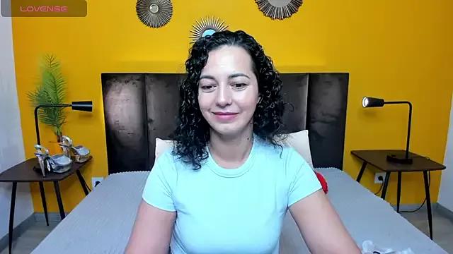Linda_Insatiable from StripChat is Freechat
