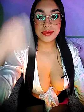Linda_Saenz_ from StripChat is Freechat