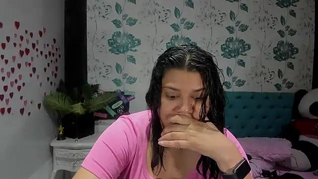 LindaBreeS from StripChat is Freechat