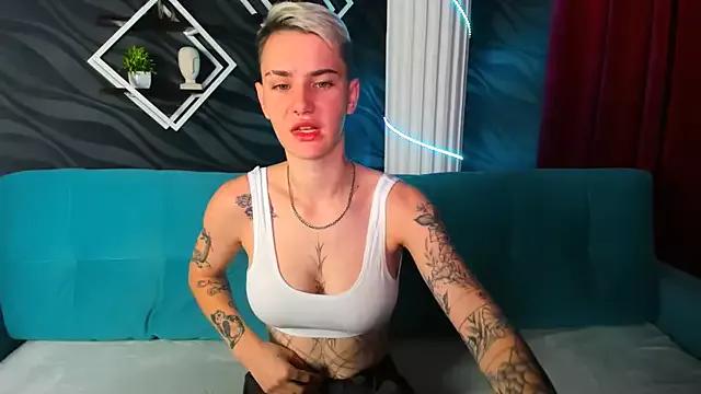 LindaBryantt from StripChat is Freechat