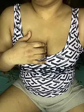 lindabutt_live from StripChat is Freechat