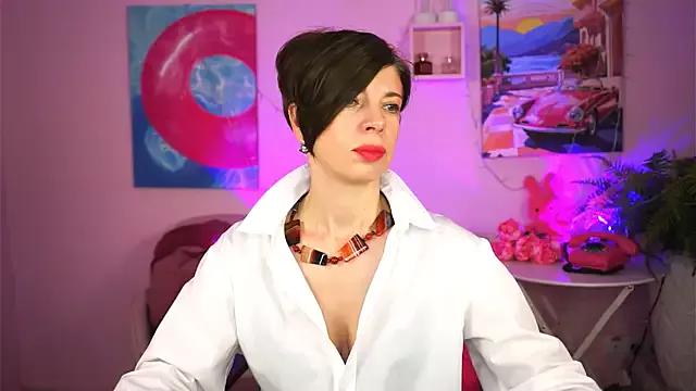 LindaGarrza from StripChat is Freechat