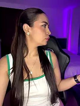 Linna_Cam from StripChat