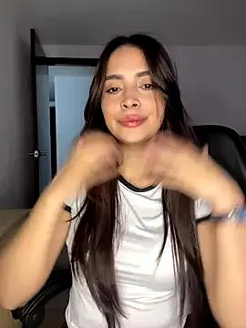 Linna_Cam from StripChat