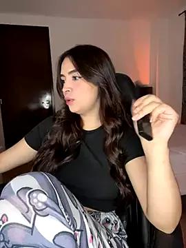 Linna_Cam from StripChat