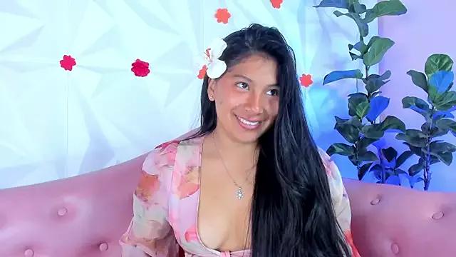 LinnaGardenia from StripChat