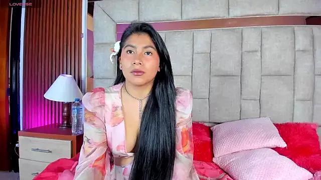 LinnaGardenia from StripChat