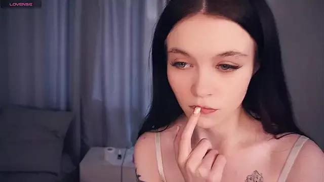 LinnHawks from StripChat