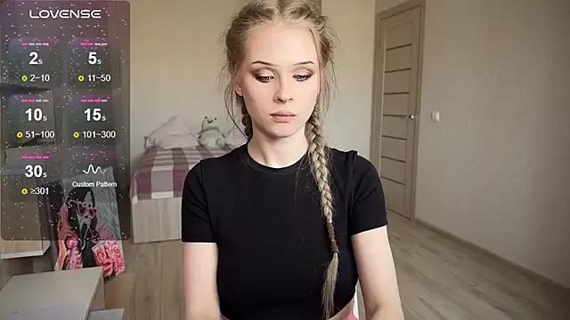 lisa_barbie from StripChat is Freechat