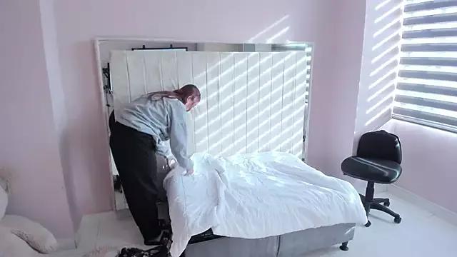Lisa_Preggycharm on StripChat