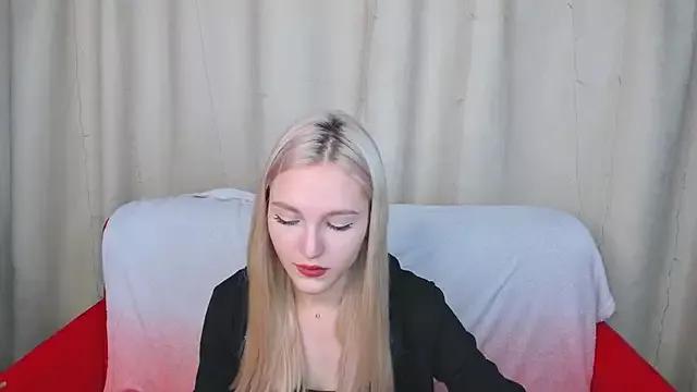 LisaFoxyMe from StripChat is Freechat