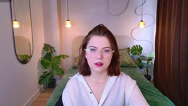 LisaLune from StripChat is Freechat