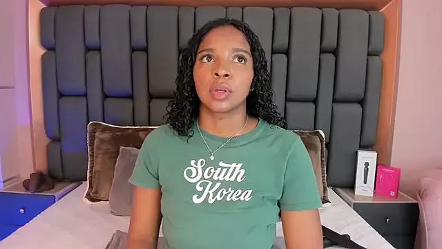 LisaMendez from StripChat is Freechat