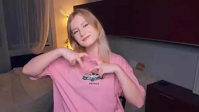 LisaRais from StripChat is Freechat