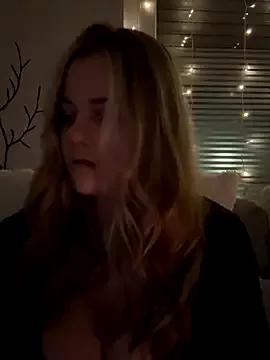 Lisaxtra from StripChat is Freechat