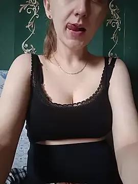 Lissa213 from StripChat is Freechat