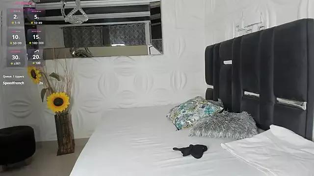 Lissa_Brow from StripChat