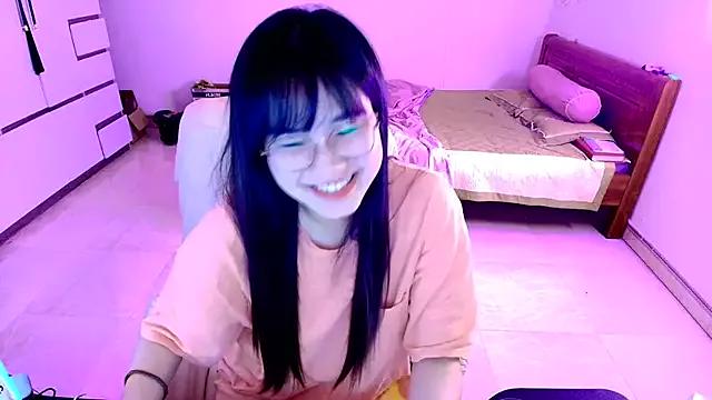 Lissayang_99 from StripChat