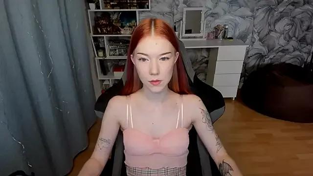 litl_Mia from StripChat