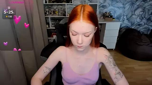 litl_Mia from StripChat