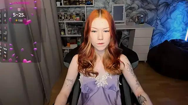 litl_Mia from StripChat