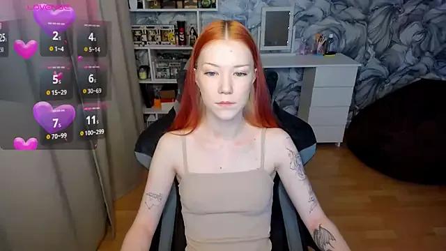 litl_Mia from StripChat