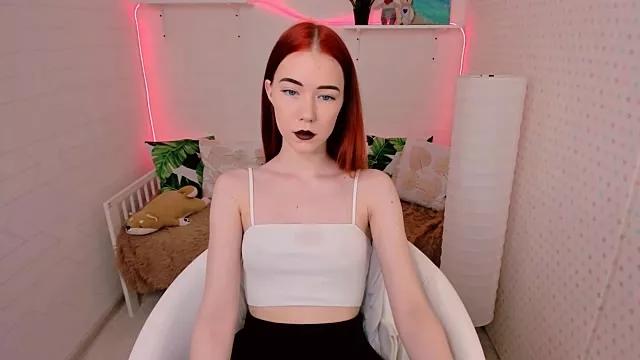 litl_Mia from StripChat