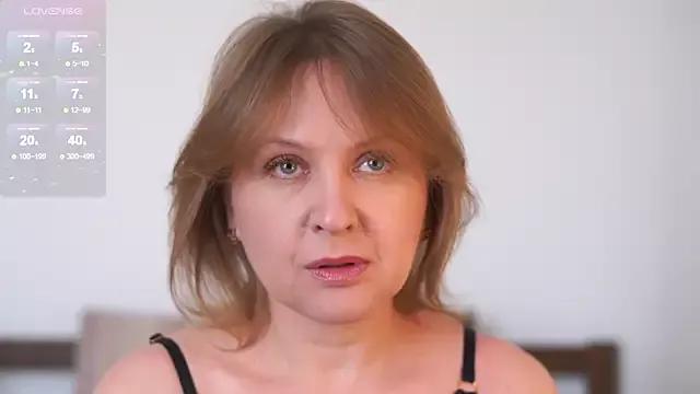 LitleSun from StripChat