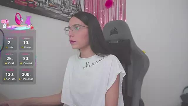 little-eli from StripChat is Freechat