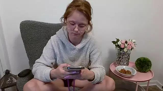 little-leni from StripChat
