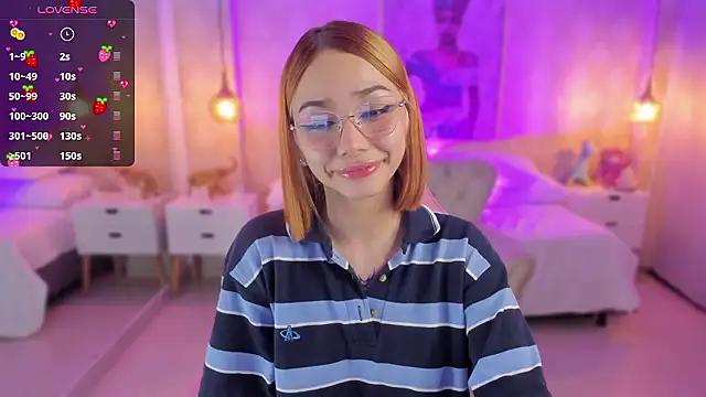 LITTLE-VIVI from StripChat