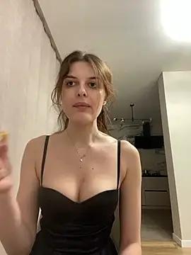 little_belucci from StripChat