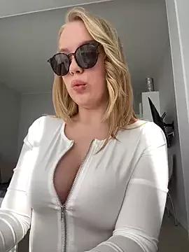 Little_Forest_ELF from StripChat