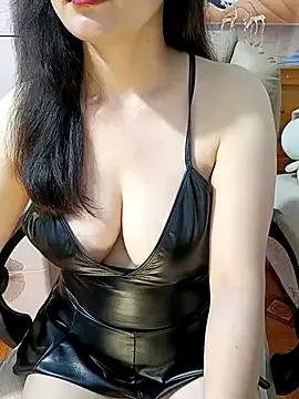 Little_Mermaid_Pro from StripChat is Freechat